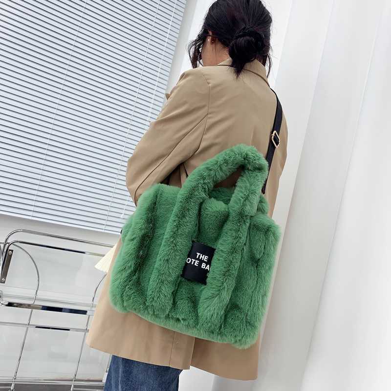 Totes 2022 Designer Faux Fur Tote Bag for Women Luxury Handbags Autumn Winter Plush Shoulder Crossbody Bags Brand Shopper Purses New 0223/23