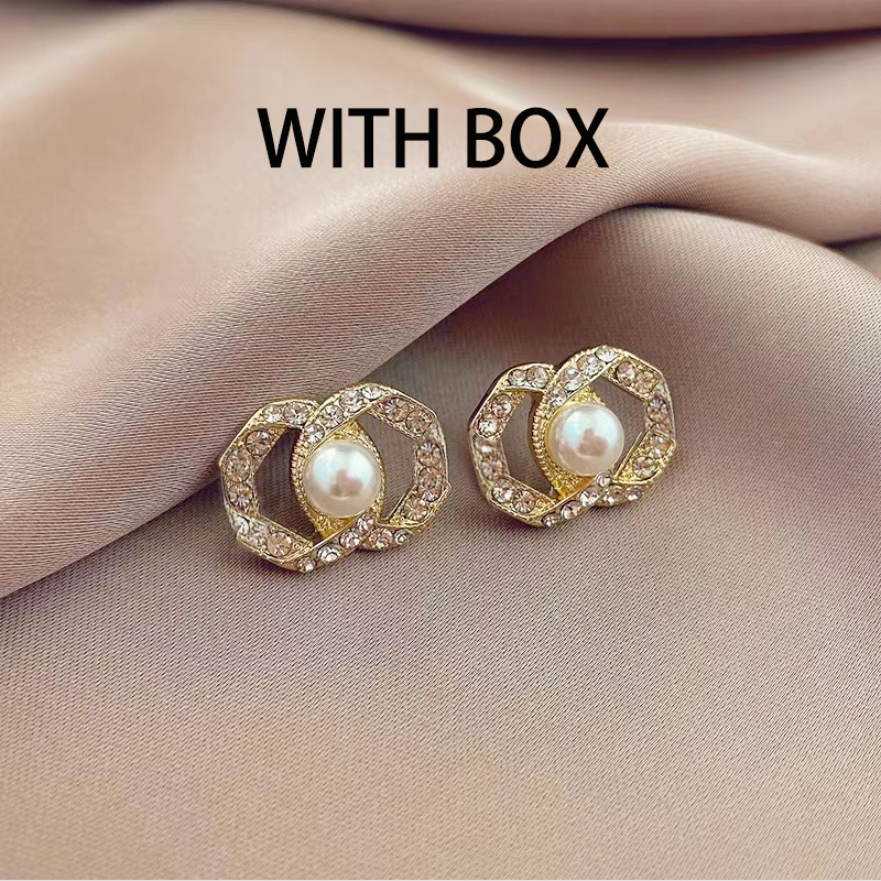 Channel Simple Small Stud Oreads Classic Lettres Gold Silver Diamond Moucles d'oreilles Boucle d'oreilles Bijoux de style concepteur Modèle d'oreilles 310h