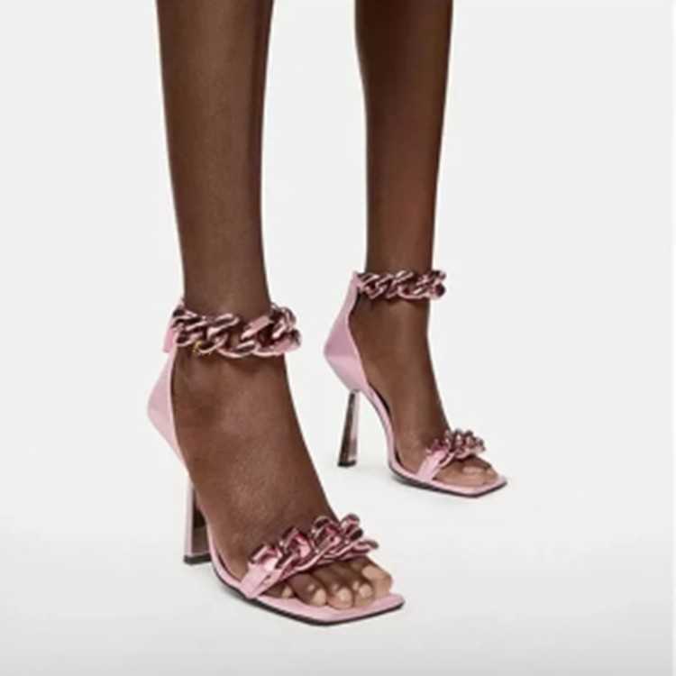 2023 Sandali Tacchi con il cinturino Scarpe trasparenti Mocassini senza lacci Abito da donna estivo Donna Beige Taglia larga Punta quadrata Nuova fascia elastica 230223