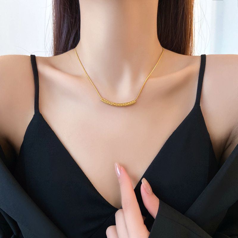 circle pendant necklace fashion jewelry crystal pendan breastmilk jewelry necklaces designer smile necklace hip-hop style diamond-encrusted collarbone chain