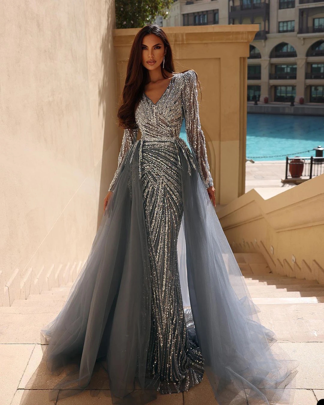 Luxurious Sequined African Dubai Evening Dresses V Neck Full Sleeve Mermaid Prom Dress Tulle Detachable Train Formal Party Gowns