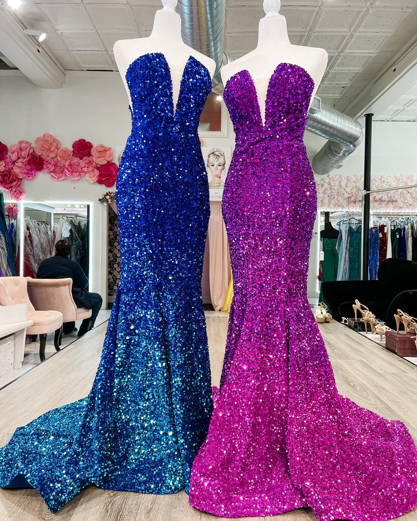 Schimmerndes Ballkleid mit tiefem V-Ausschnitt 2k23, königliches Ombre-Samt-Pailletten-Meerjungfrau-Damenkleid für jugendliche Mädchen, Festzugkleid, formelle Abendparty, Hochzeitsgast, rotes Capet, Landebahn, Hoco