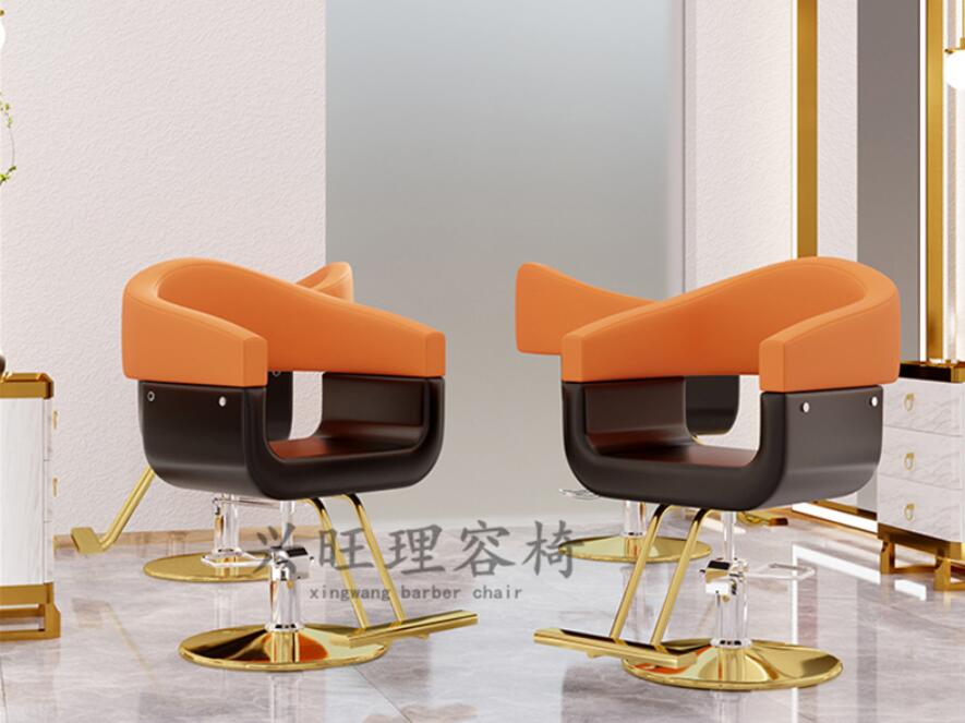Frisörens stol är speciellt designad för att frisören ska lyfta och rotera hårklippstolen. Salongmöbler, salongstolstol.