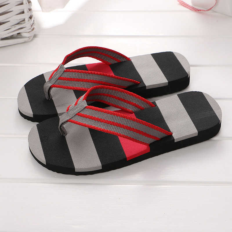 Zapatillas 2023 Summer Men Flip Flops Sandalias de playa Antideslizante Casual Diapositivas planas Zapatos de casa interior para exteriores Y2302
