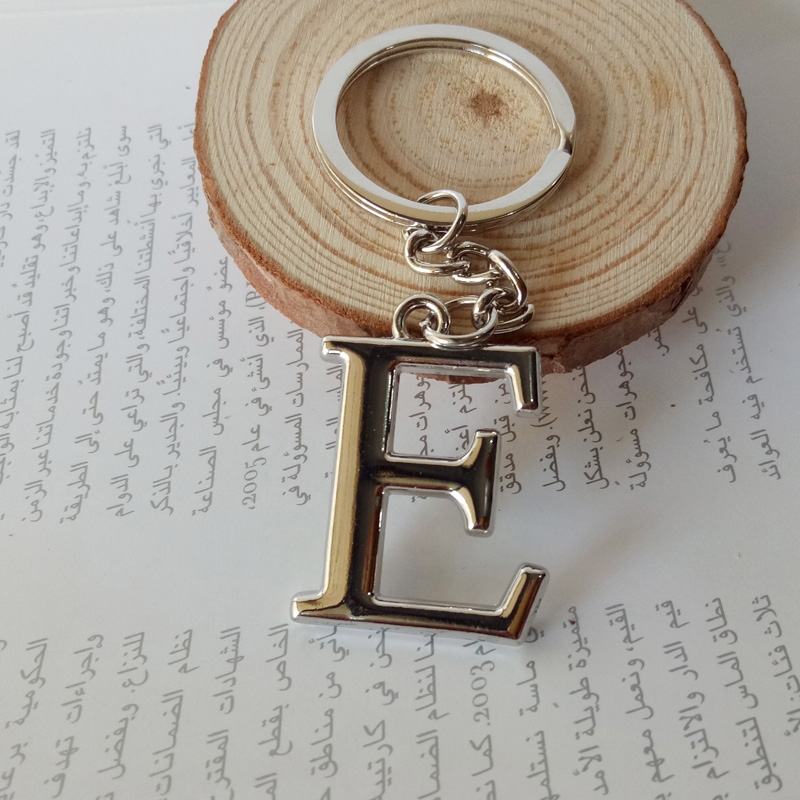 Ключевые кольца DIY A-Z Letters Cake Chain мужчина металлическое кольцо для клавиши кольцо женщина-автомобиль кольцо с серебряным цветом буква название ключа.
