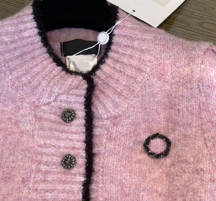 Runway Designer pink women's knitwear with brooch Solid two and a half O-neck women's elegant knitted wool long sleeve short coat