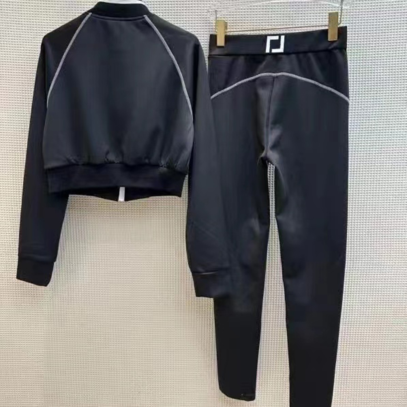 Дизайнерские женские куртки с двумя частями брюки.