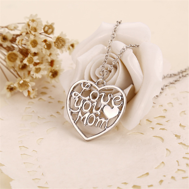Trendy Mothers Day Love You Mom Letter Pendants Heart Designer Necklace Woman South American Silver Plated Pendant Alloy Necklaces Jewelry Chokers Mother Gift