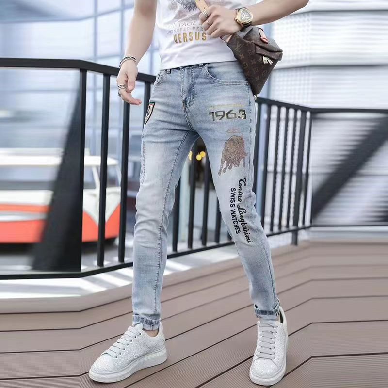 新しいメンズジーンズホワイトクロスデザイナーパンツ刺繍パンツ男女ルーズカジュアルジーンズ