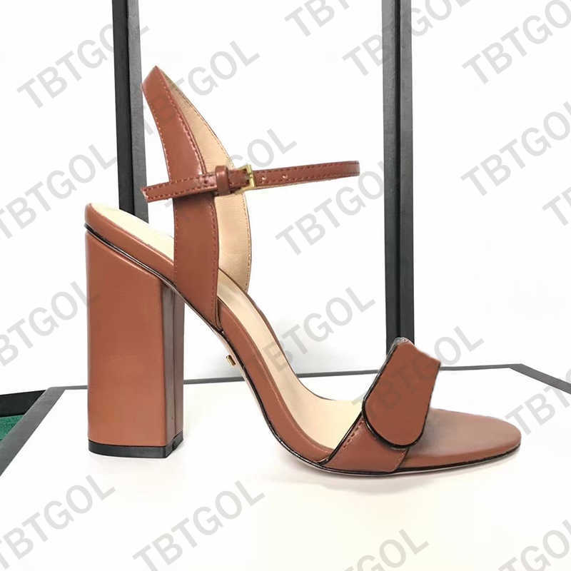 A114 Sexigt lädermode 2023 Block Heel Ladies Sandaler Kvinnor tofflor Designer Sandal Wedding Party Shoes Belt Buckle Rubber Sole Mules Summer Bea