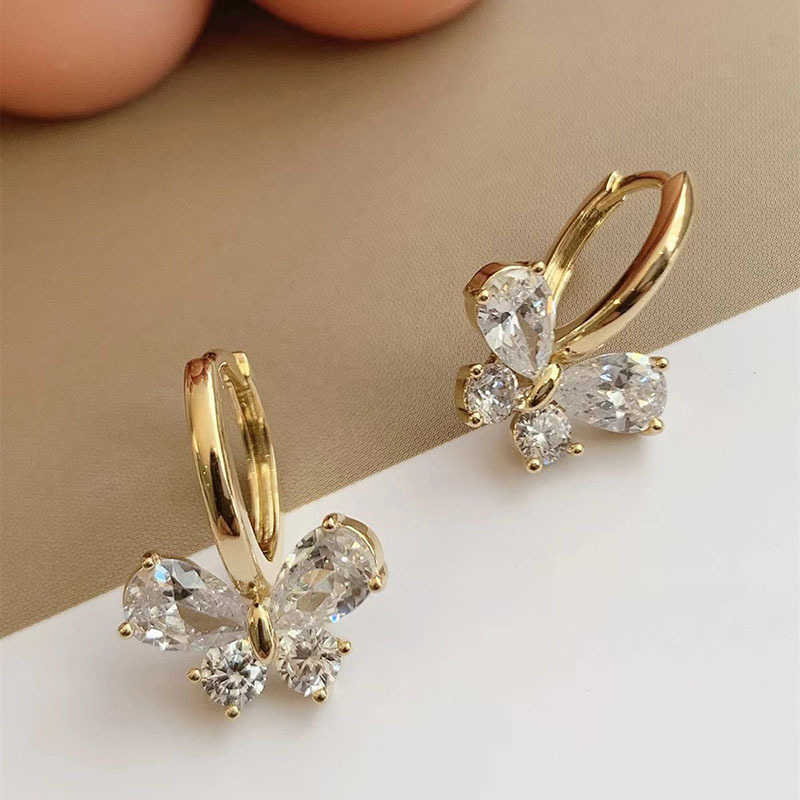 Charm 2022 New Fashion Women's Classic Animal Butterfly Simple Crystal Diamond Earrings Pendant Jewelry Bride Wedding Banquet Gift Jew G230225