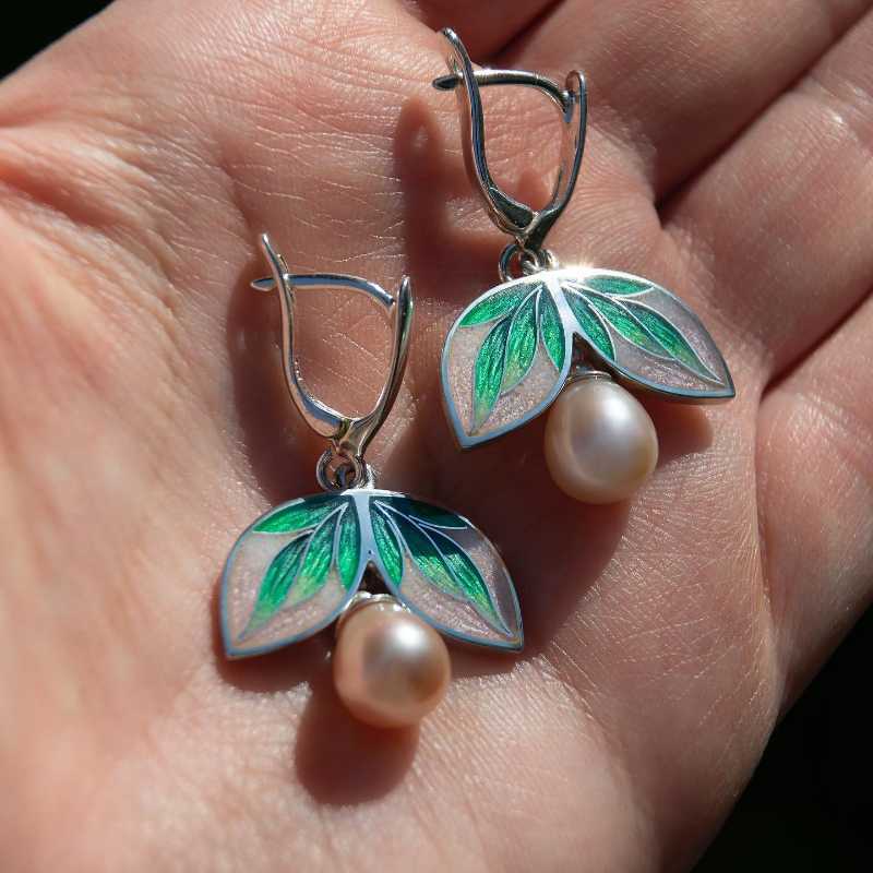 Charm Vintage Personlig design Women's Leaf Pearl Earrings Fashion Trend Light Luxury Party Jewelry Accessories Wholesale G230602