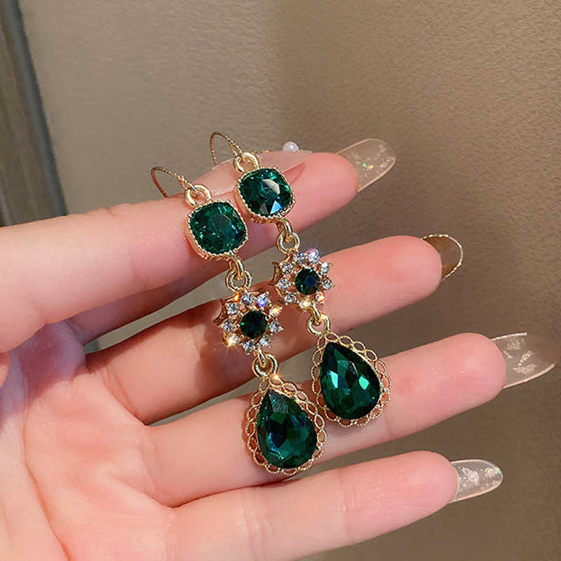 Charm 2022 New Fashion Green Crystal Gold Color Long Pearl Tassel Drop Earrings for Women Party Wedding Trendy Dangle Earrings G230225