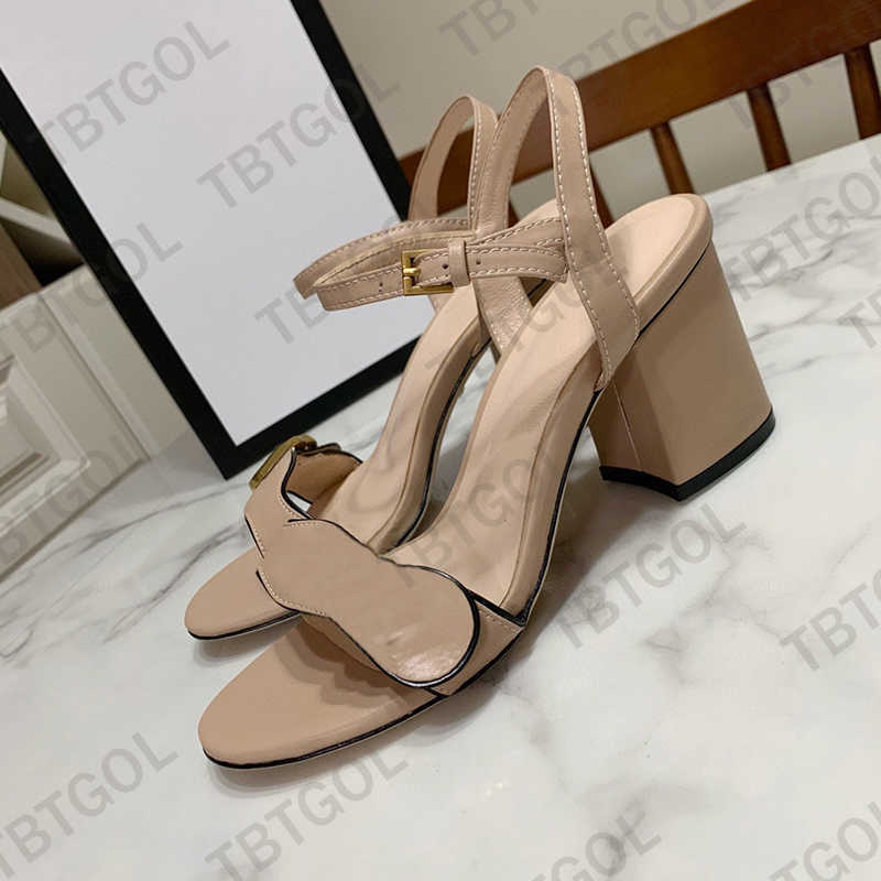 A114 Sexigt lädermode 2023 Block Heel Ladies Sandaler Kvinnor tofflor Designer Sandal Wedding Party Shoes Belt Buckle Rubber Sole Mules Summer Bea