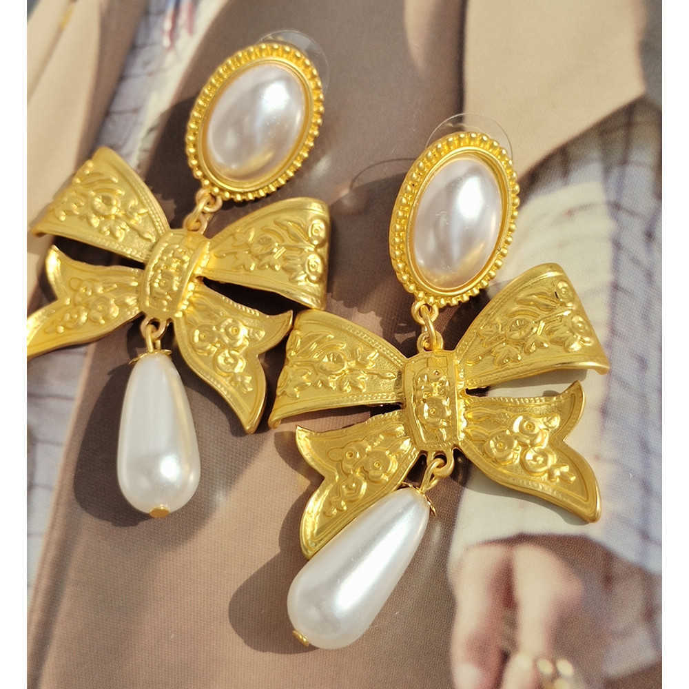 Charm Gold Color Metal Bowknot Pearl Big Drop Earrings Geometrically Irregular Retro for Women Jewerly 2022 New Vintage France G230225