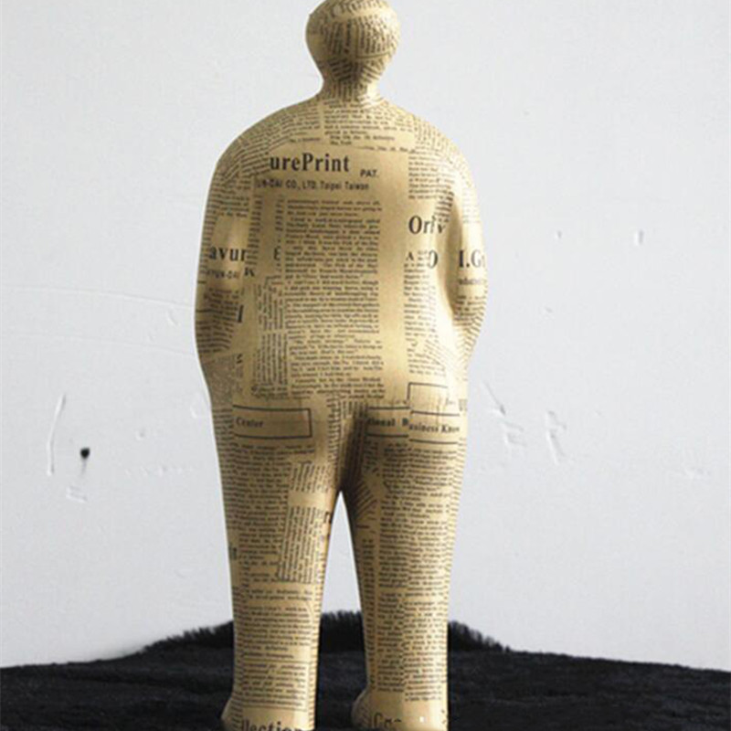 New modern, simple and creative, old newspaper, figure decoration, hotel, club, model room, home soft decoration, father and son 7-15cm