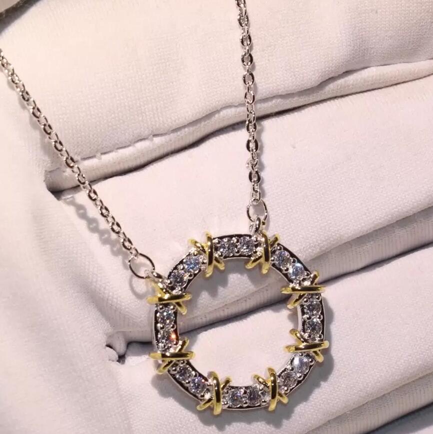 Klassisk Spakling Lyx Jewelrt Set 10KT guldfyllning 925 Silver Cross Nyckelbenhalsband 5A Cubic Zircon CZ Diaond Clip Örhänge Kvinnor Bröllop Armband Ring Present