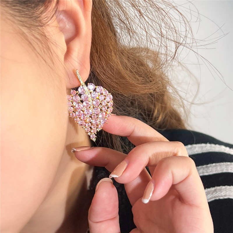 Charme de luxe AAA zircon cubique rose diamant feuille boucle d'oreille concepteur pour femme fête cuivre S925 argent Sterling post sud-américain mariée mariage or boucles d'oreilles cadeau