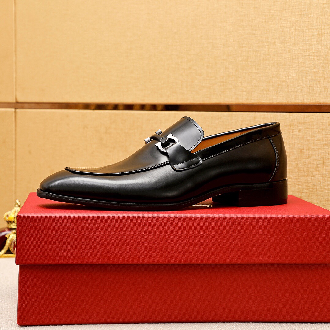 2023 Herrklänningskor Fashion Groom Wedding Shoes Brand Designer Formell äkta läder Oxfords Male Business Casual Loafers Storlek 38-45