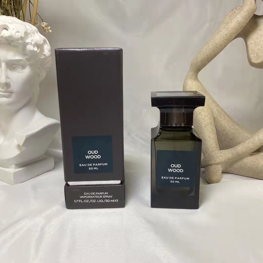 Oud ahşap parfümler için lüks tasarım koku kokuları 100ml eau de parfum 3.4 fl oz sprey tasarımcı markası kokular uzun süre kalıcı sevenler hediye parfümleri perakendecisi