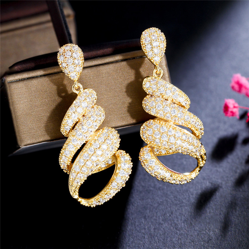 Luxe charme aaa kubieke zirconia gouden slangvorm diamant ontwerper oorbel voor vrouw feest koper vergulde zilveren Zuid -Amerikaanse bruid bruiloft earrings cadeau