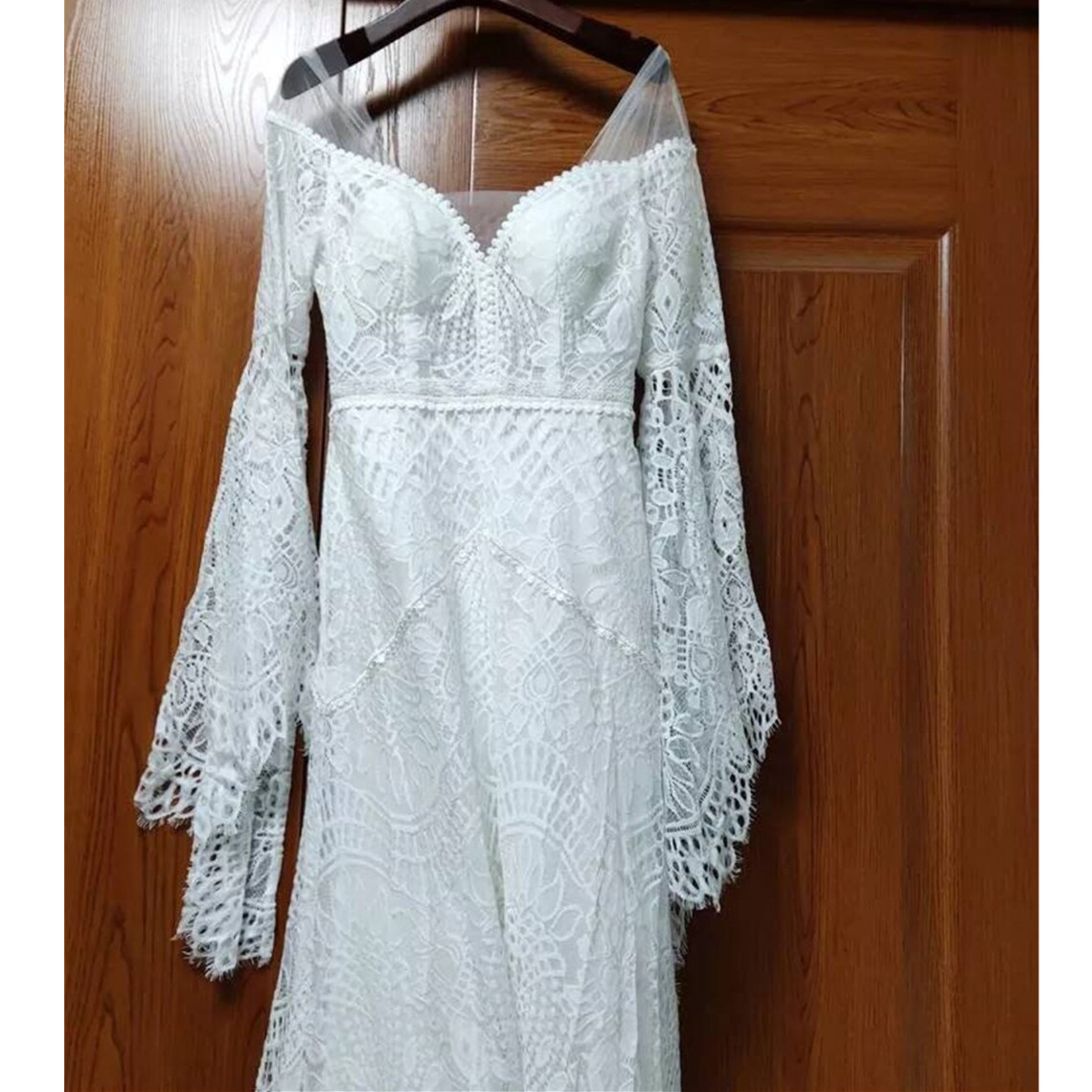 Vestidos de noiva de renda branca elegantes Novo estilo country do ombro de mangas compridas vestidos de noiva de praia vestidos de soiree feita sob medida