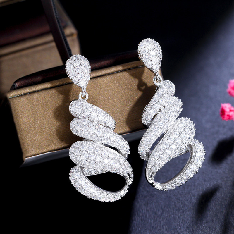 Luxe charme aaa kubieke zirconia gouden slangvorm diamant ontwerper oorbel voor vrouw feest koper vergulde zilveren Zuid -Amerikaanse bruid bruiloft earrings cadeau