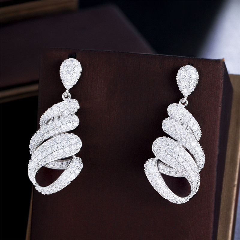 Luxury Charm AAA Cubic Zirconia Gold Snake Form Diamond Designer Earring for Woman Party Copper Plated Silver Sydamerikansk brud Bröllop Dangle örhängen gåva