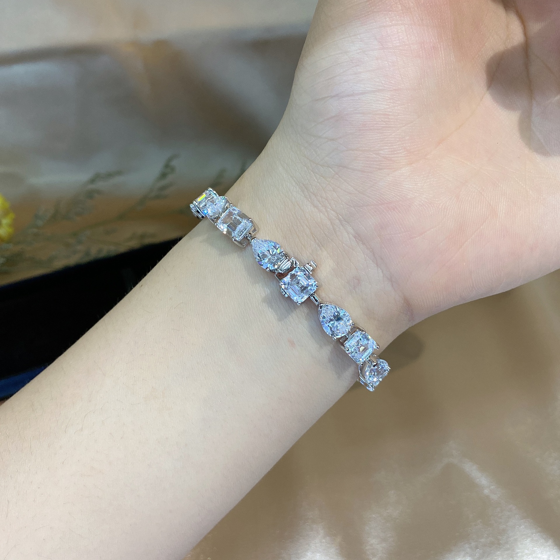 Bracelet en diamant Moissanite à la mode 100% réel 925 en argent Sterling fiançailles bracelets de mariage Bracelets pour femmes bijoux de mariée