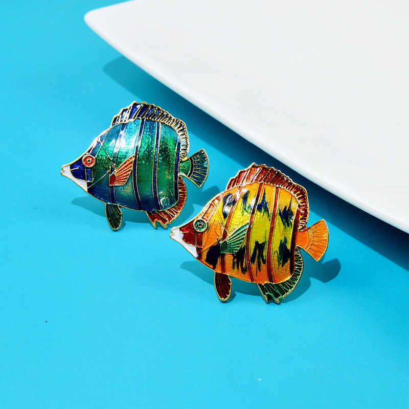 Pins Enamel Sea Fish Brooches for Women tropical fish Unisex Coat Accessories Pin Nordic Style Painting Party Office Chest Gift G230529
