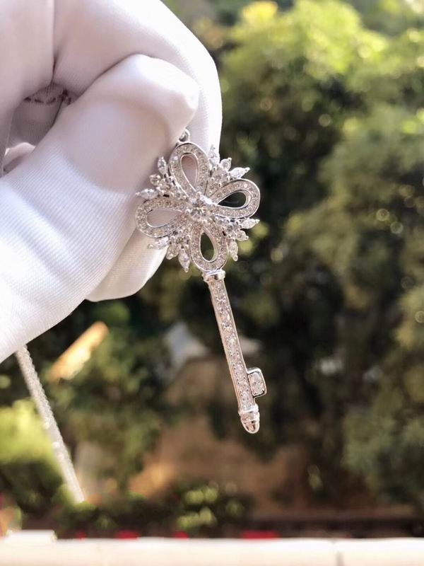 2023 joli pendentif mignon colliers long argent mince chaîne en acier inoxydable concepteur de clé en cristal femmes collier avec sac à poussière bleu et boîte