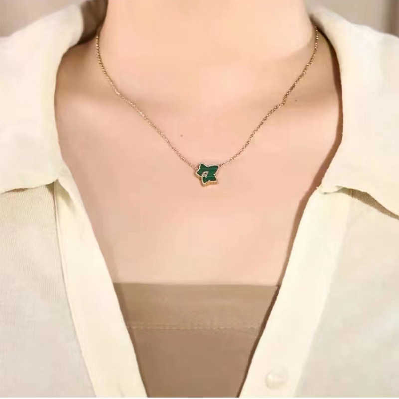 Pendant Necklaces VOQ Silver Color New Spring Ivy Maple Leaf Pendant Necklace Ladies Malachite White Fritillary Clavicle Chain Elegant Jewelry J230601