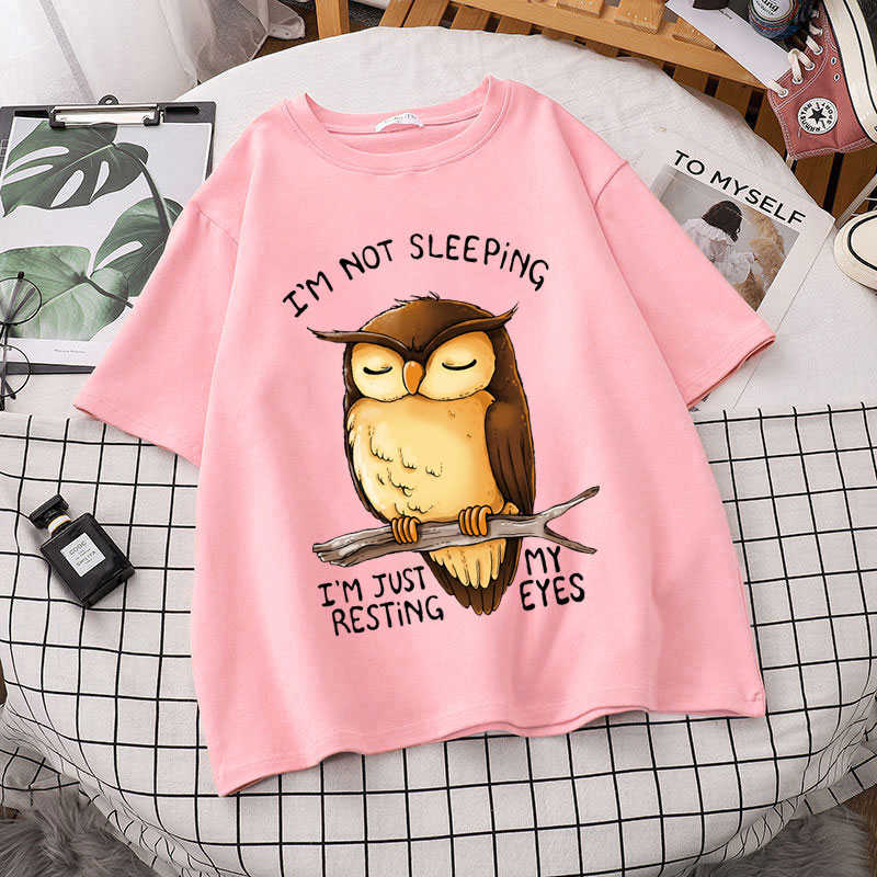 メンズTシャツ面白いフクロウは眠らない私はちょうど私の目を休ませます