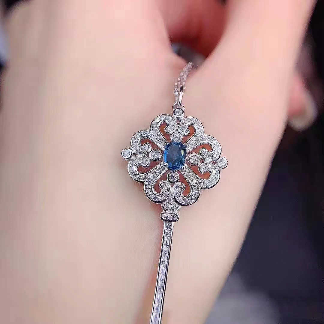 Designer Brand Blue Key Necklace Female Tiffays Sunflower Collar Chain Full Zircon Fashion Personlig mångsidig och färglös med logotyp