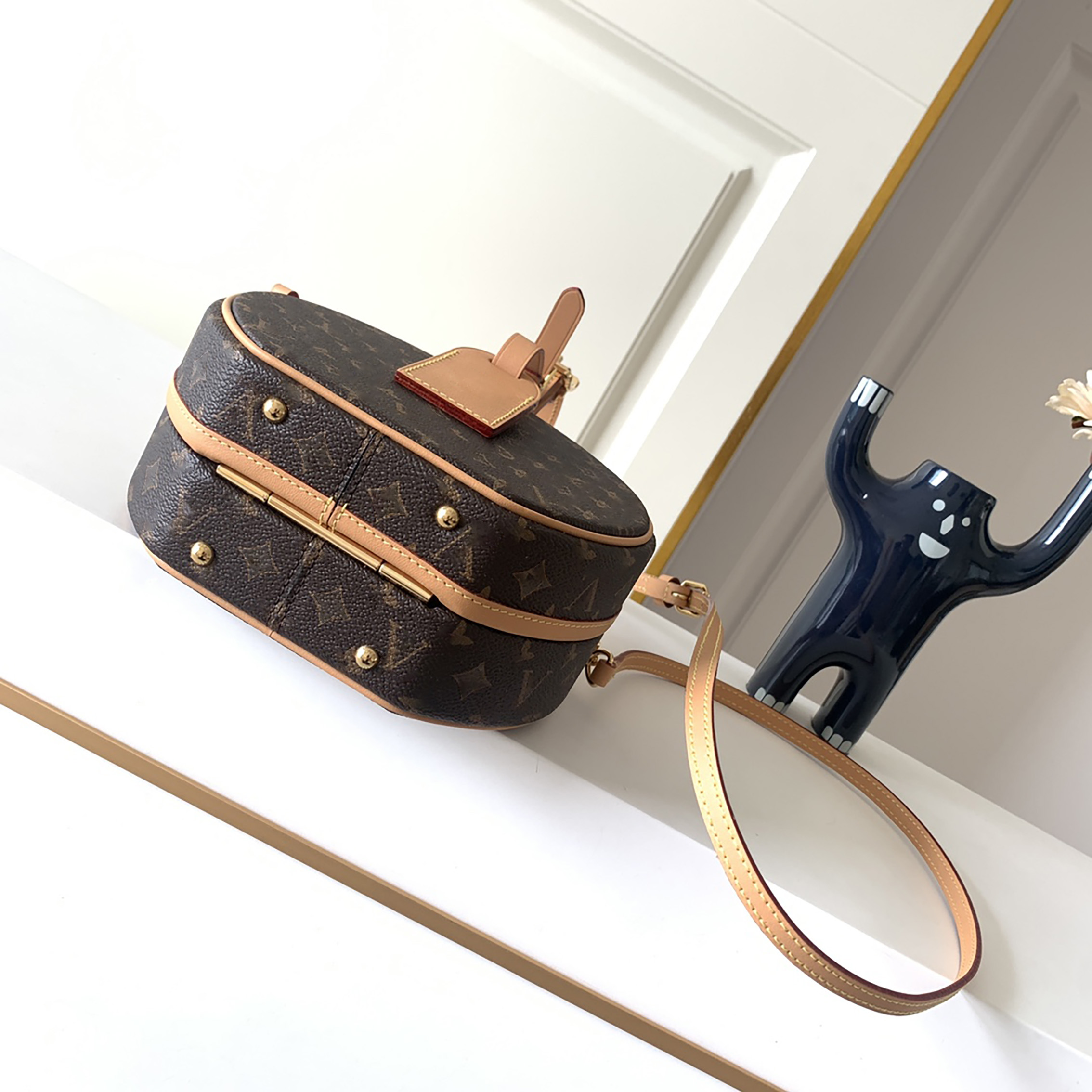 Crossbody väskor designer koppling väskor petite boite chapeau boite designer runda bröd presbyopia mönster kvinnor mens lyx kuvert toalettartiklar handväska axelväskor