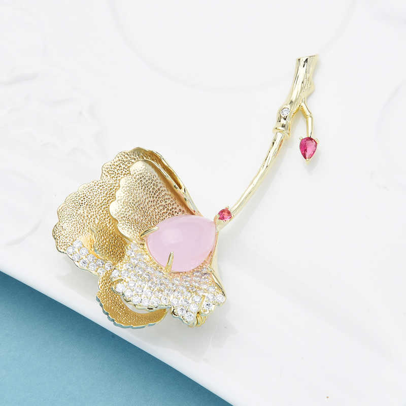 Pins Brooches Wuli baby's newly designed ginkgo leaf suitable for women low gloss shiny rhinestone flower party office brooch gift G230529