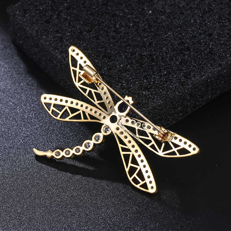 Pins broszki Weimanjingdian marka Wysokiej jakości sześcien Crystal Dragonfly Women's Feel Feel Połączka Dekoracja biżuterii G230529