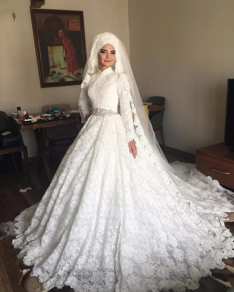 Muslim Wedding Dresses Ball Gown Middle East Long Sleeved Elegant Lace Formal Dubai Arabic Bridal Gowns High Collar Plus Size Princess Ceremony Vestidos CL2344