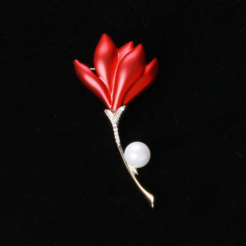 Pins Brooches Women's fashion crystal pearl safflower women's luxury yellow gold enamel alloy plant brooch safety pin G230529