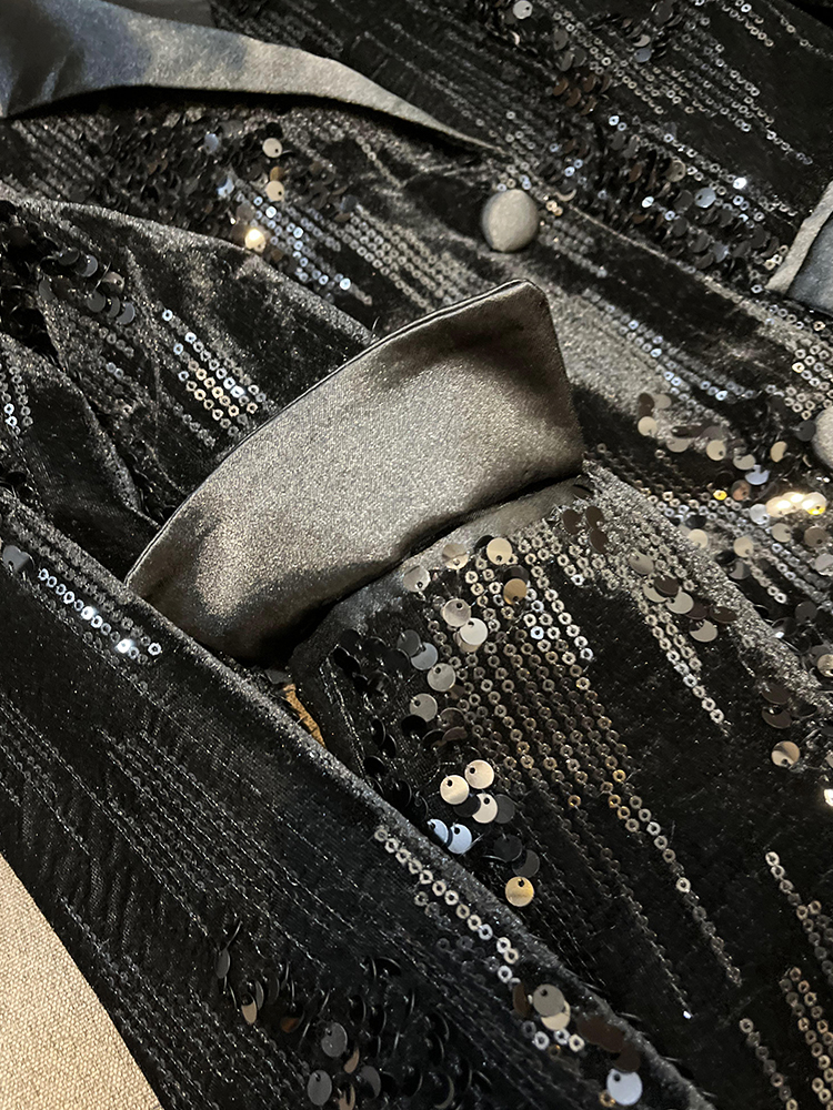 2023 Autumn Black Feather Paneled Sequin Blazers Långärmad skår-Lapel dubbelbröst outkläder rockar O3L018350
