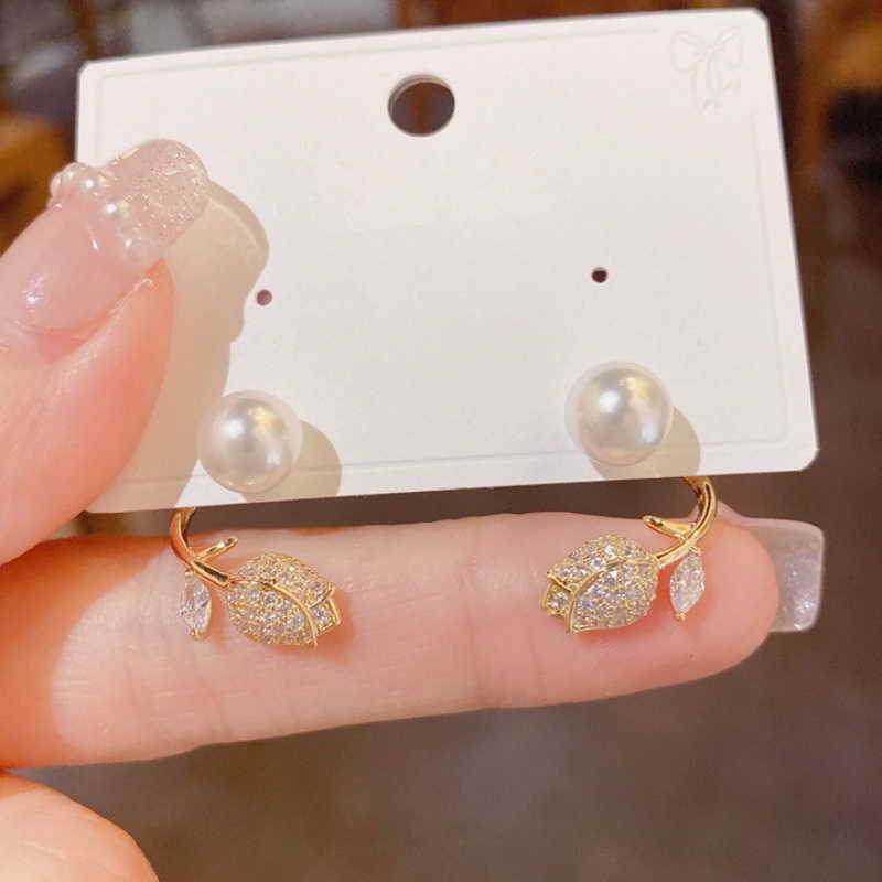 Stud luxe français strass tulipe perle adapté aux femmes exquises boucles d'oreilles en zircon floral bijoux de fête cadeaux de nouvel an G230602