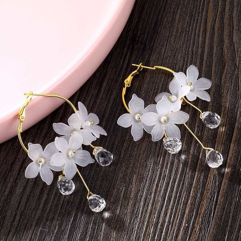 Charme nouvelle fleur sélection longue perforée bijoux de mode produits tendance boucles d'oreilles femmes G230602