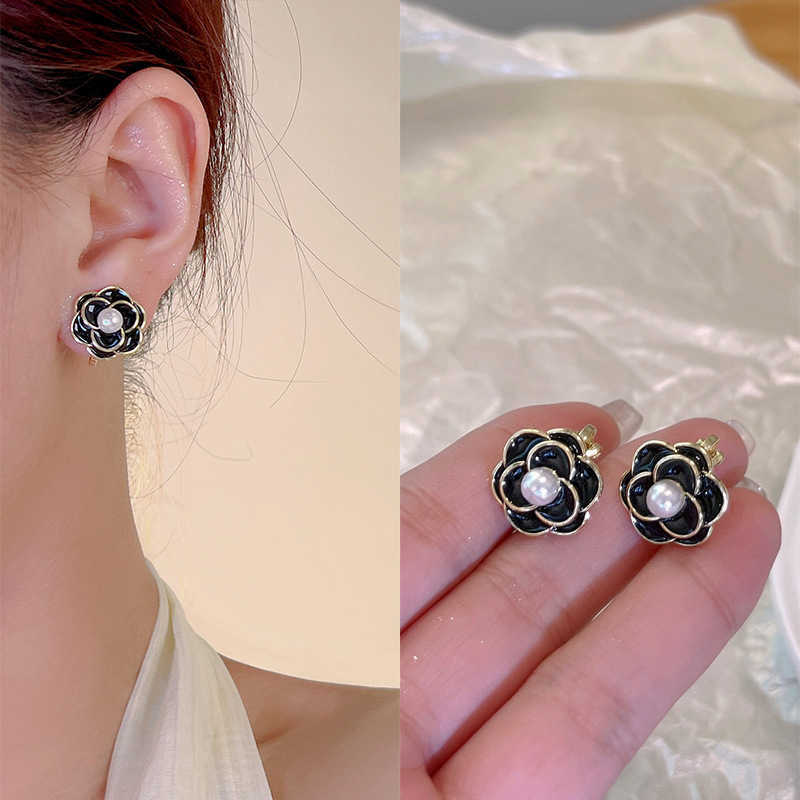 Ear Cuff Black Flower Pearl Exquisite Women's Jewelry Accessories Fashion Elegant Clip Korean Earrings G230602