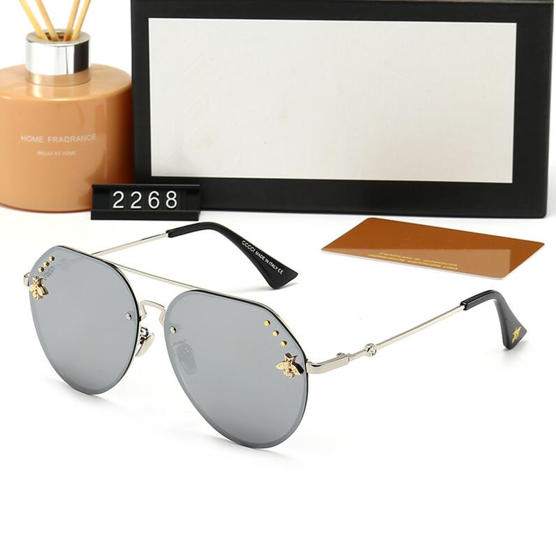 2023 varumärkesdesigner solglasögon mode ny metall stora ram solglasögon retro män och kvinnor avancerade glasögon UV400 Box217w