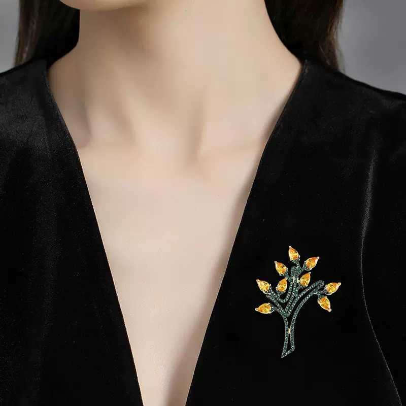ピンブローチファッションレトロクリスタルツリー女性の豪華な金合金プラントブローチ安全ピンG230529