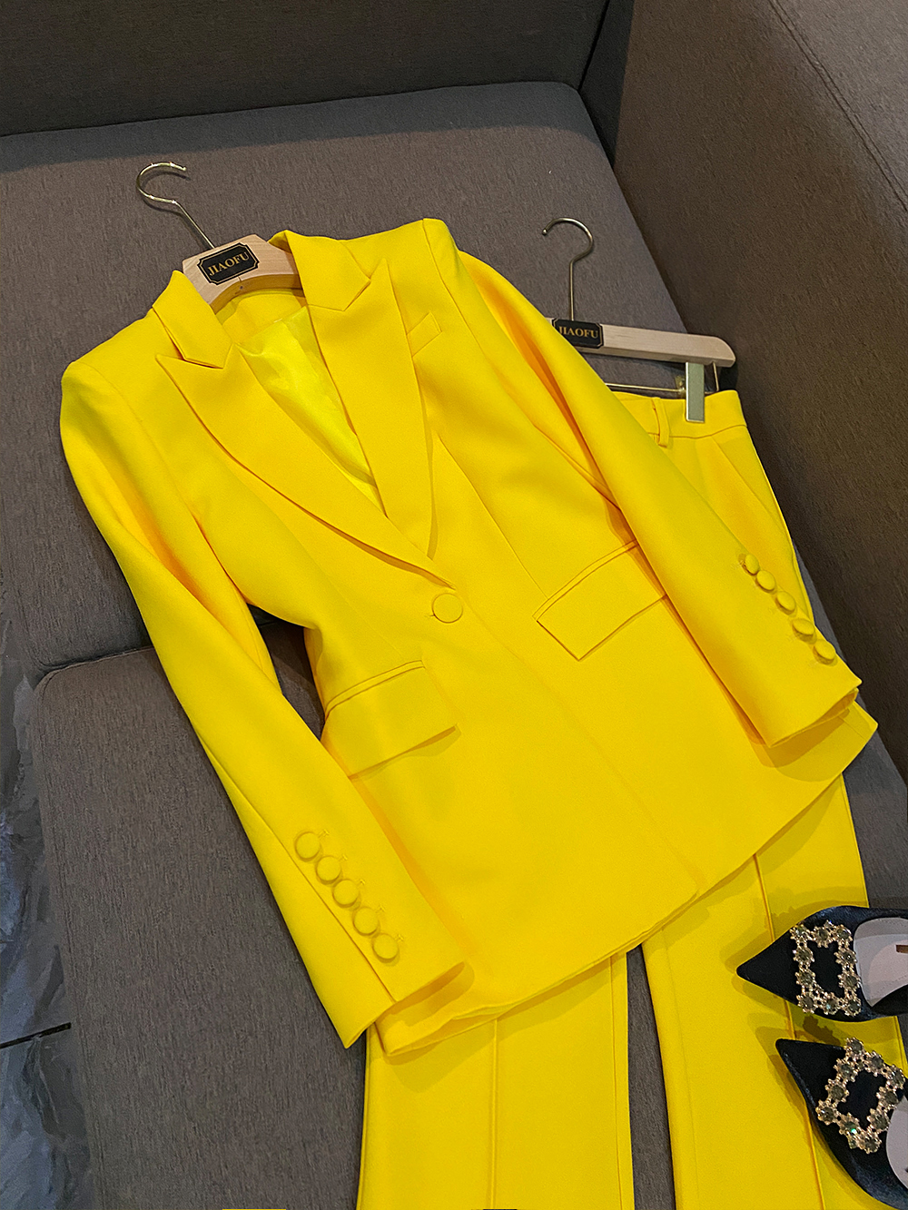 2023 Autumn Yellow / Fuchsia Solid Kolor Dwuczęściowe spodnie Zestawki z długim rękawem na wycięte kazele z pojedynczą blazery płomienne spodnie Suits Zestaw O3L012176 Plus rozmiar 4xl