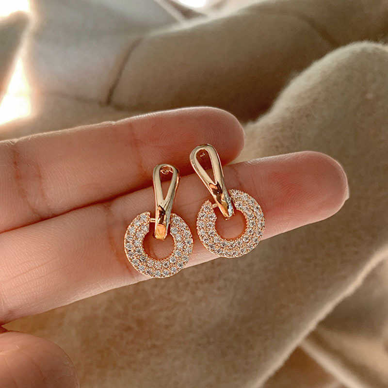 Nouveau charmant Zircon incrusté géométrique en or Rose adapté aux femmes élégantes boucles d'oreilles à tige de température bijoux de mode G230602