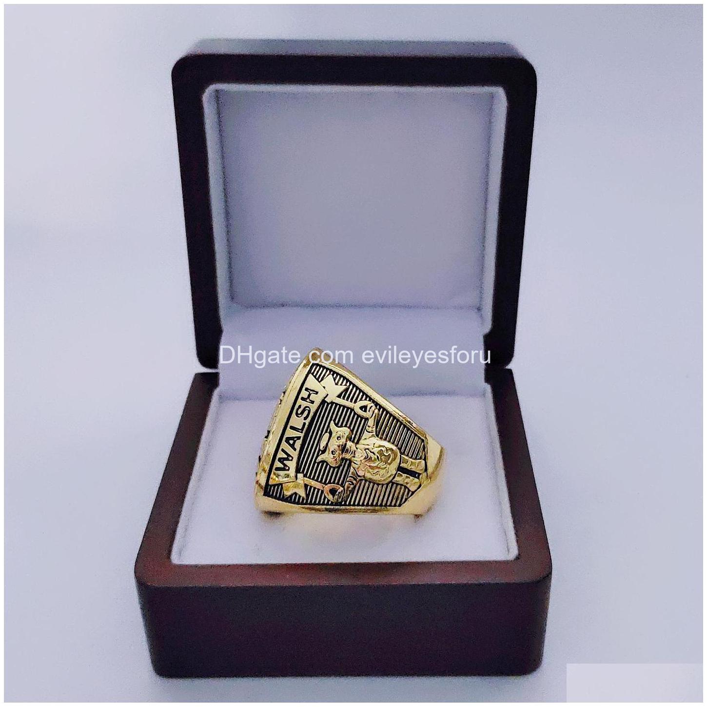 Cluster-Ringe Großhandel 1983 Championship Ring Modegeschenke von Fans und Freunden Ledertaschenteile Zubehör Drop Delivery Jewelr Dh3L5