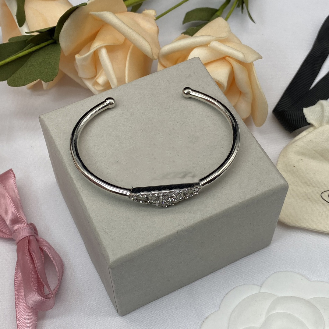 Saturne Bas Relief Ouvert Bracelet Cristal Diamant Designer Mode Bracelets Haute Qualité Femmes Bijoux Bracelets Anniversaire Cadeau De Fiançailles