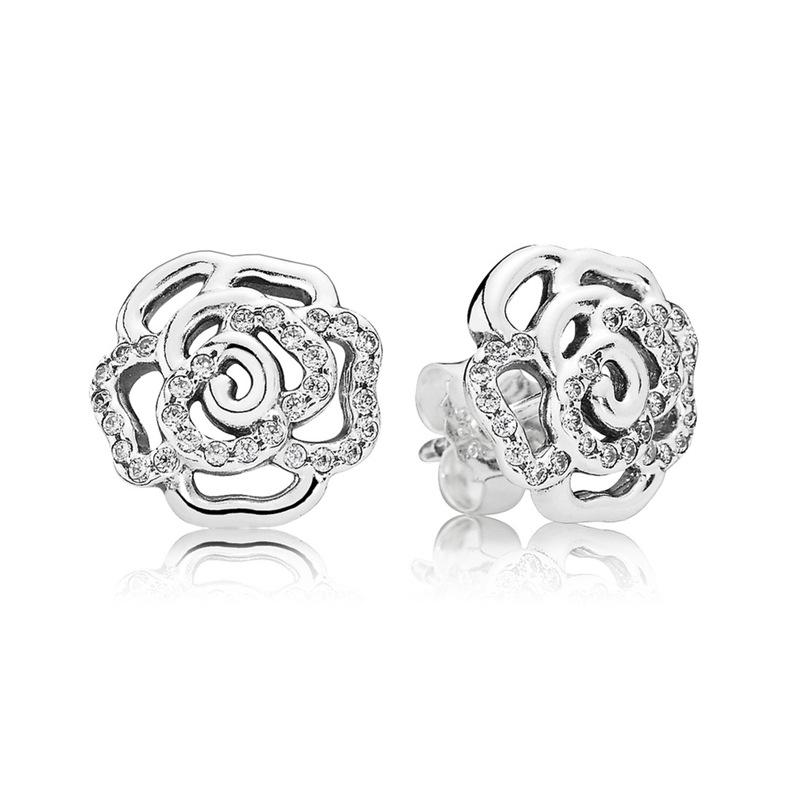 Boucles d'oreilles en argent 925 Fit Pandora Magnolia Daisy Flower Series Boucles d'oreilles avec quatre feuilles d'herbe Chrysanthème Tempérament Boucles d'oreilles Style Fashion Fine Boucles d'oreilles Bijoux